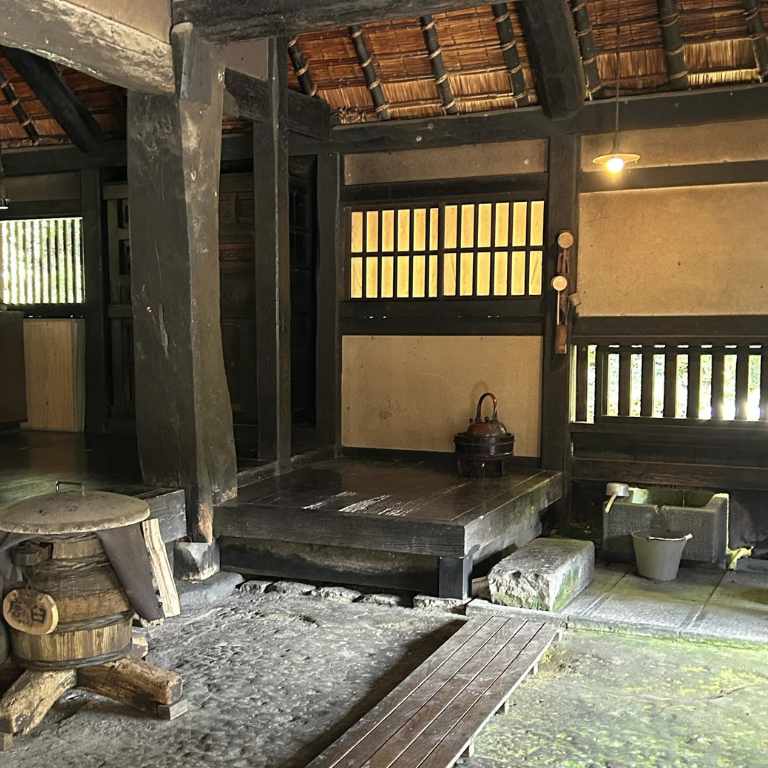 【格別の旅】 受け継がれる時間を、味わう。―千古の家と和綴じ体験|2026年11月21日(土)