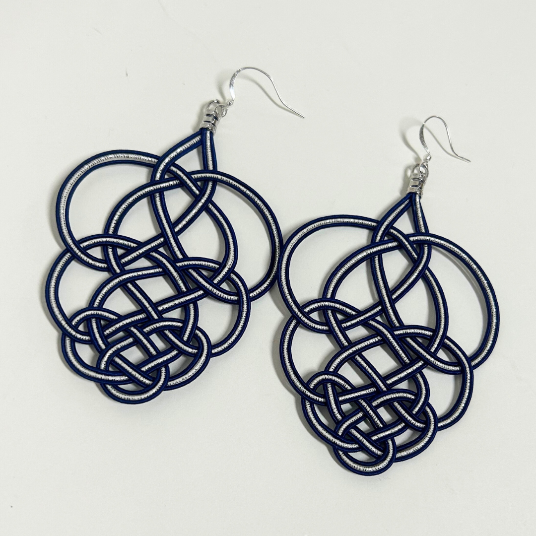 水引葡萄結び 大ぶりピアス ネイビー×シルバー
