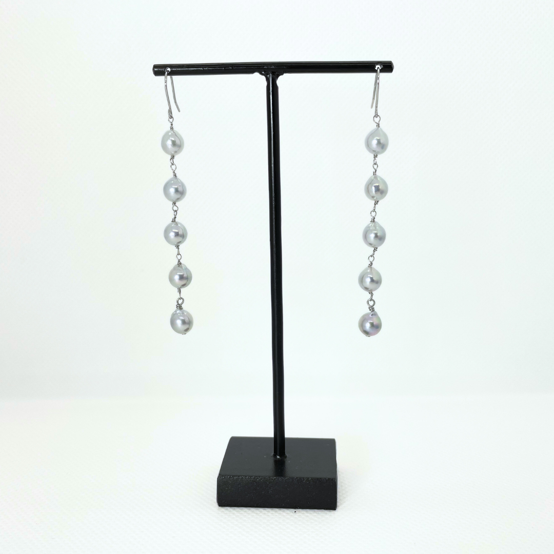 5粒のナチュラルブルーパール ピアス