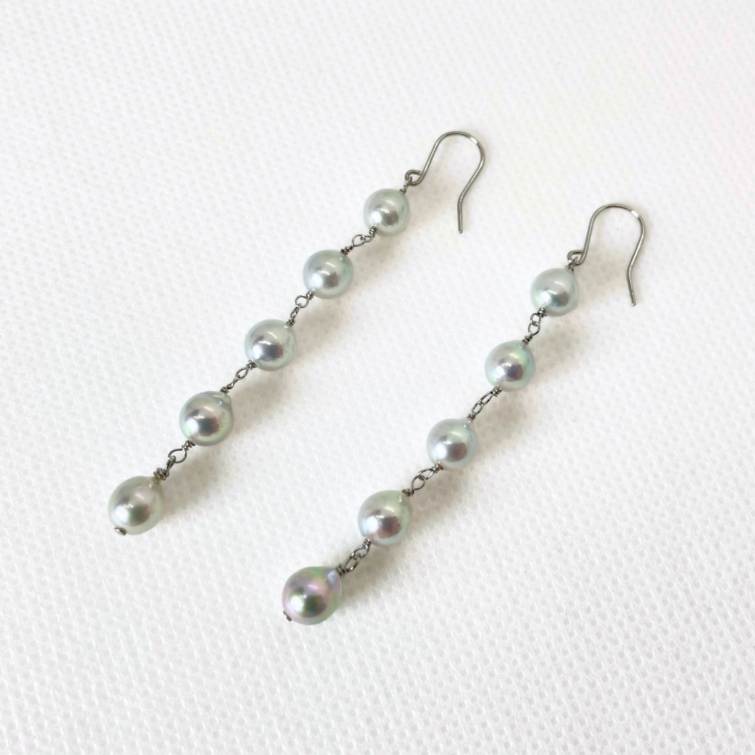 5粒のナチュラルブルーパール ピアス