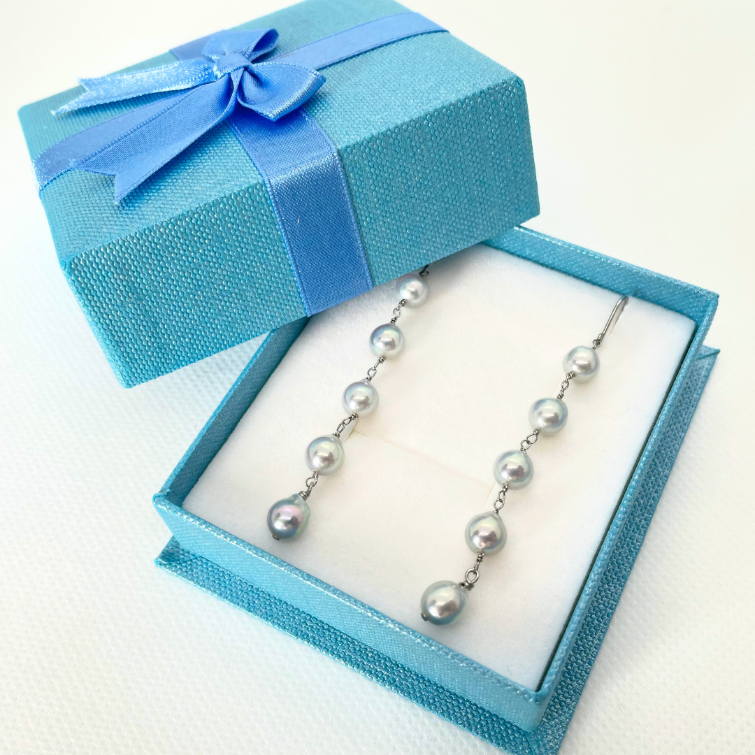 5粒のナチュラルブルーパール ピアス