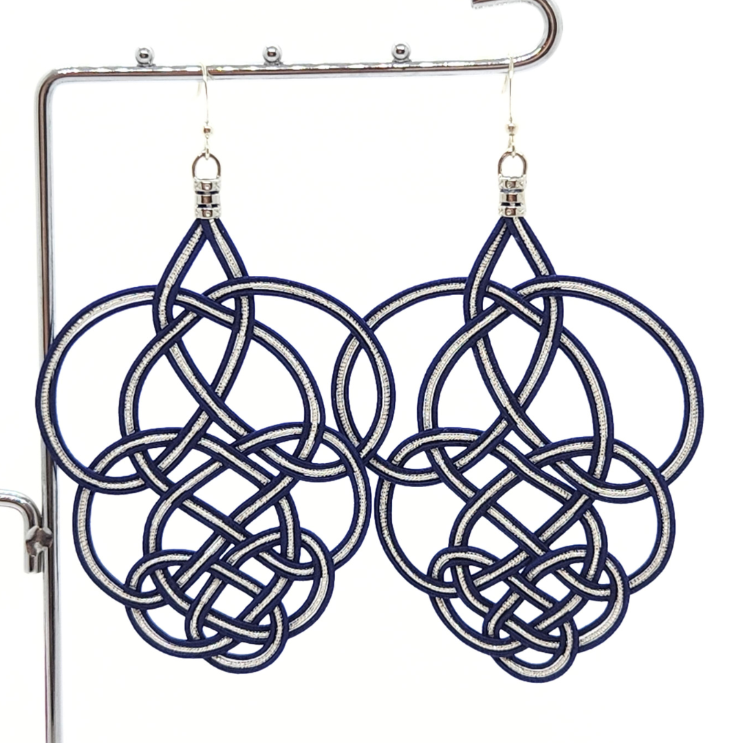 水引葡萄結び 大ぶりピアス ネイビー×シルバー