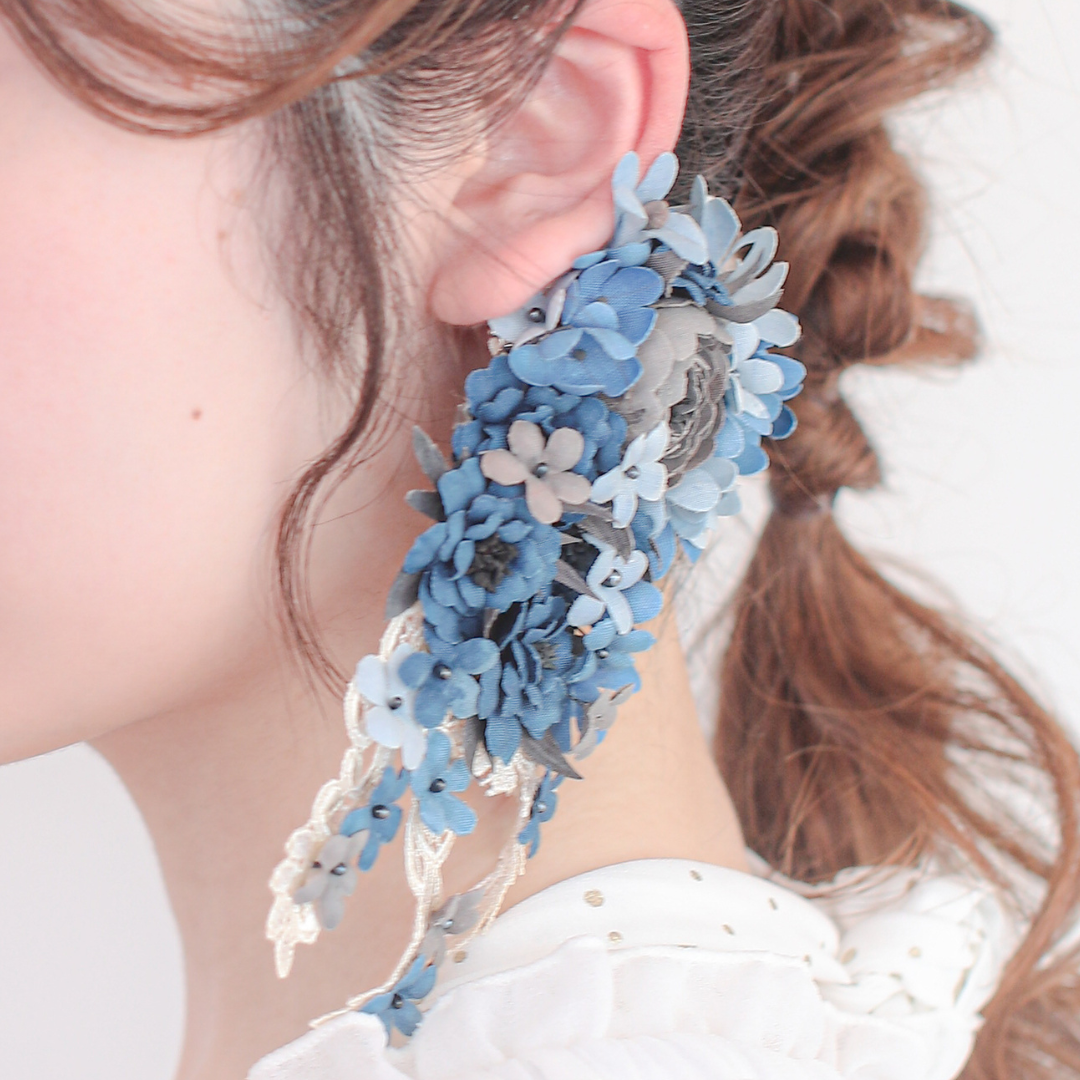 草木染め布花イヤーフック ブルー