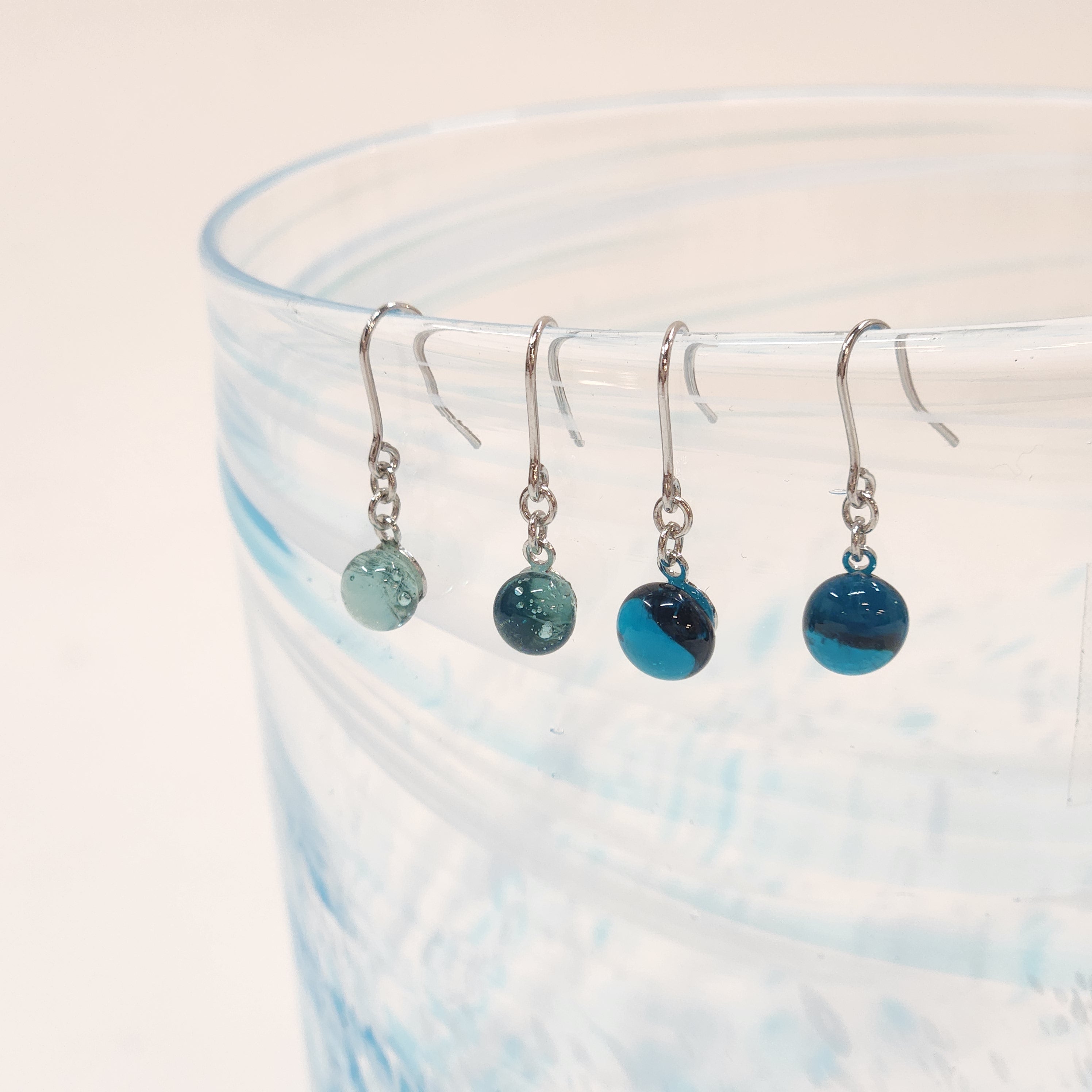 OBAMA blue ピアス 緑