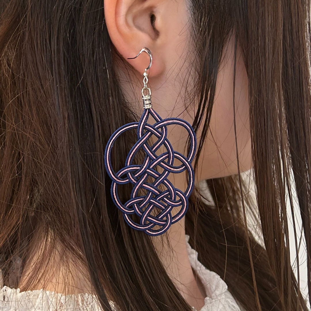 水引葡萄結び 大ぶりピアス ネイビー×ピンク