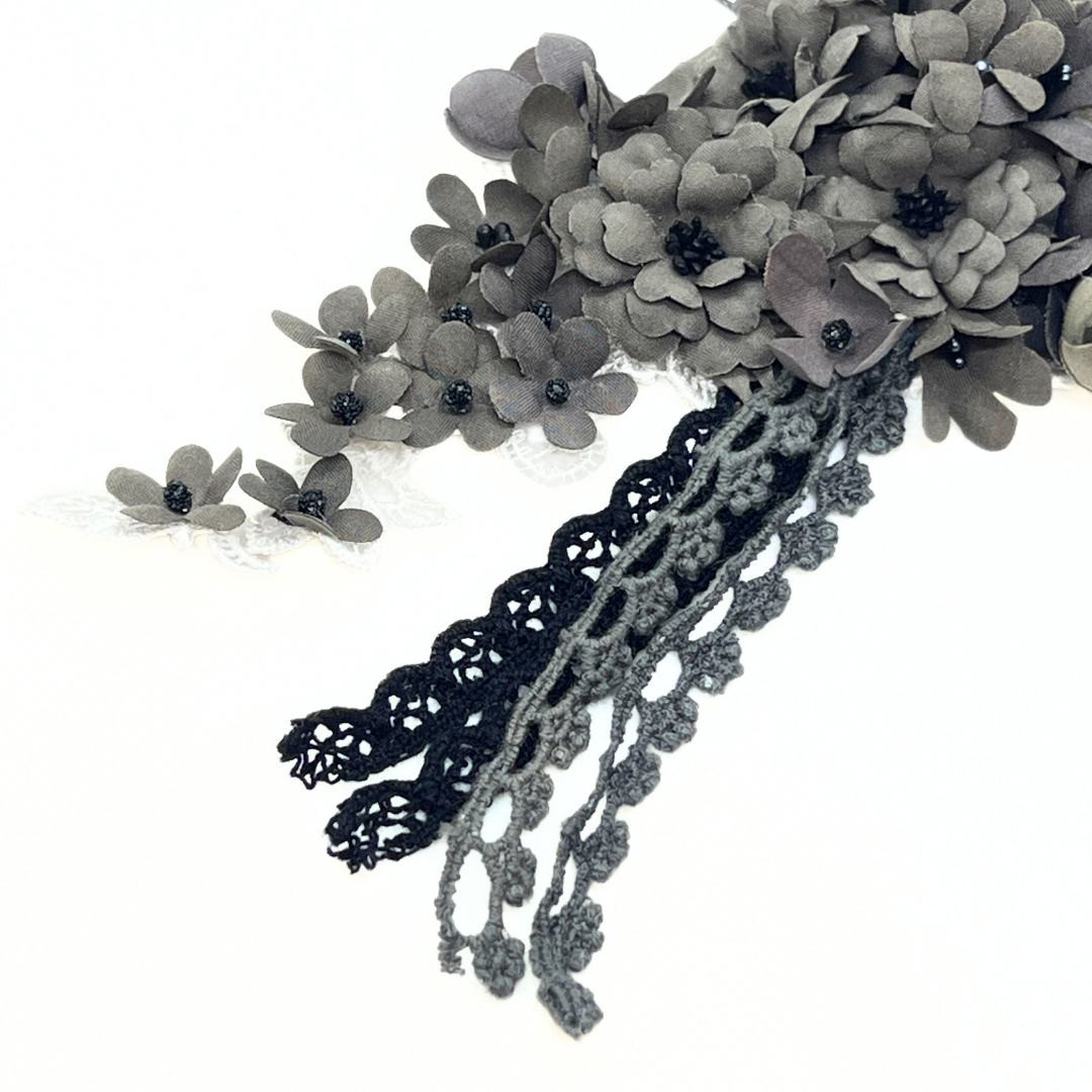 草木染め布花イヤーフック ブラック