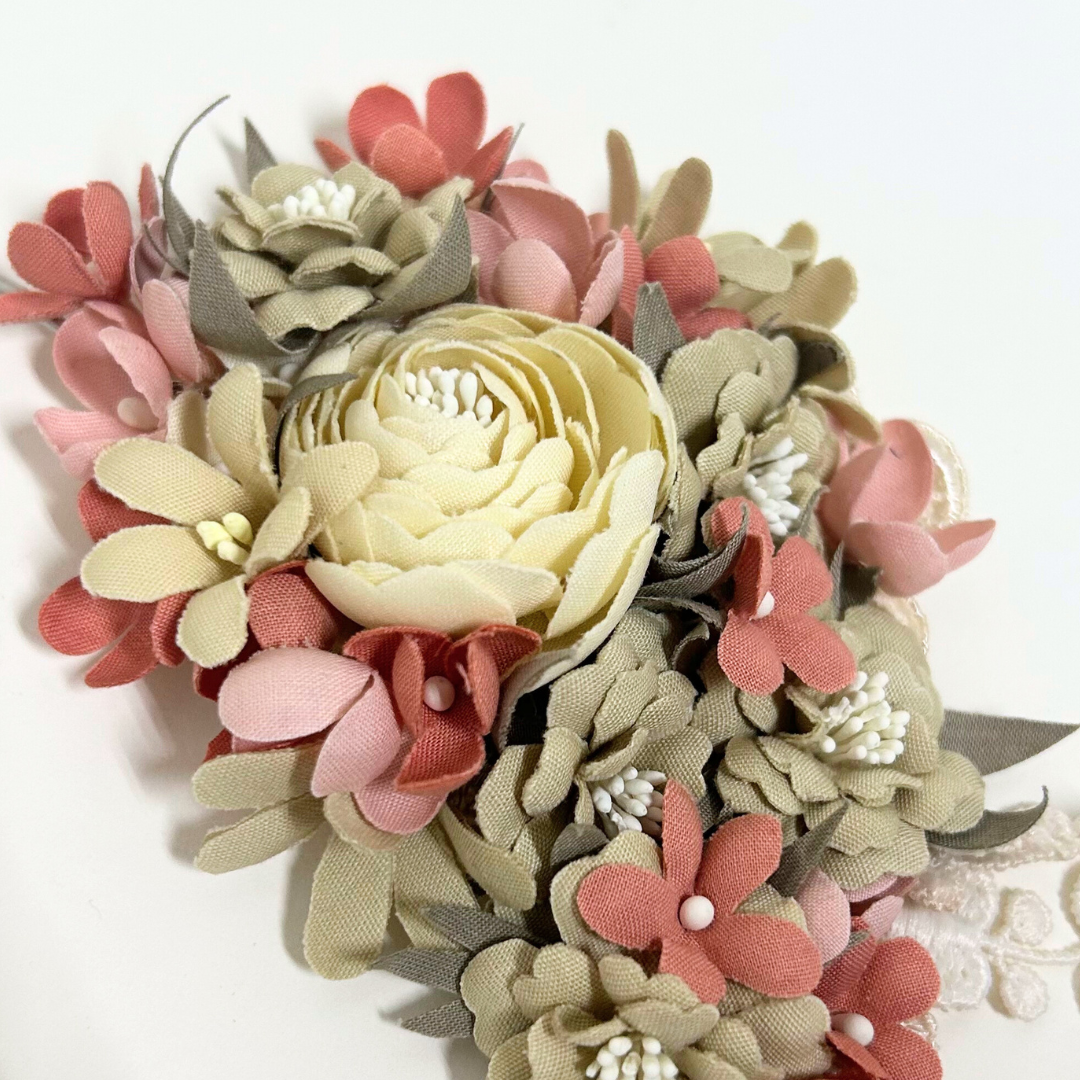 草木染め布花イヤーフック ピンク