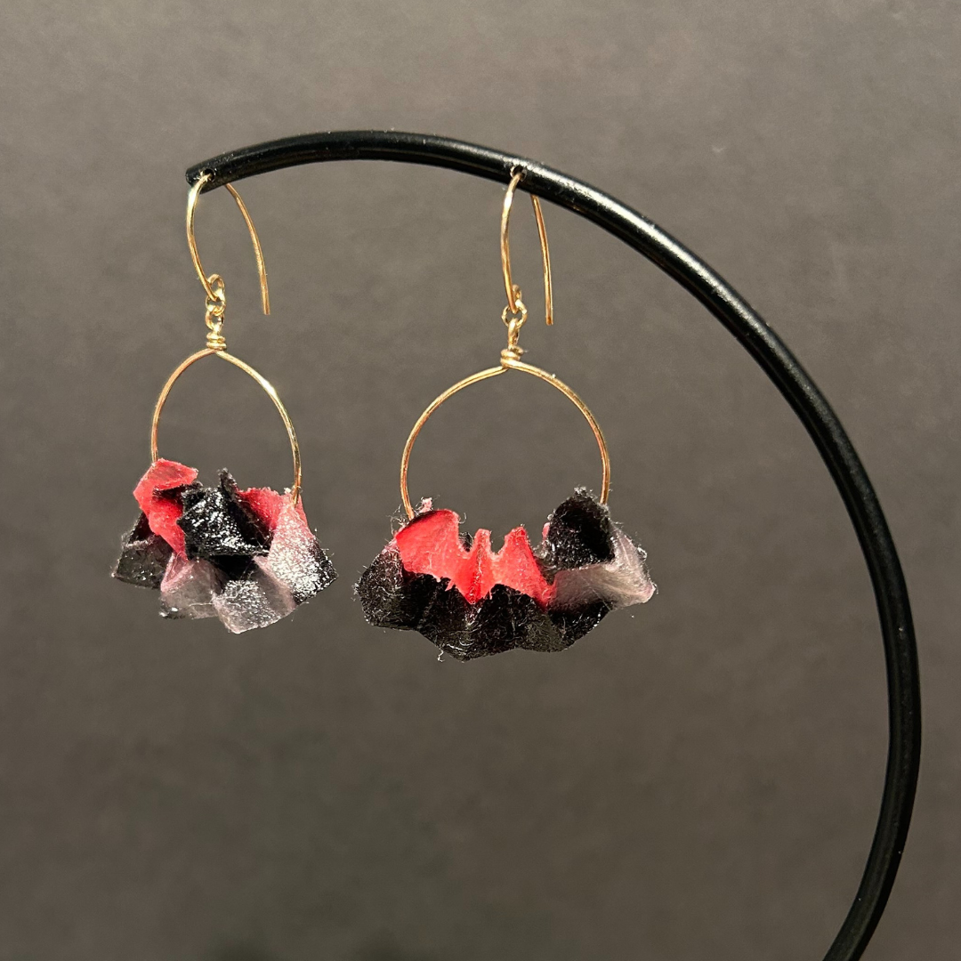 【二俣和紙】板締め絞りフープ ピアス Black