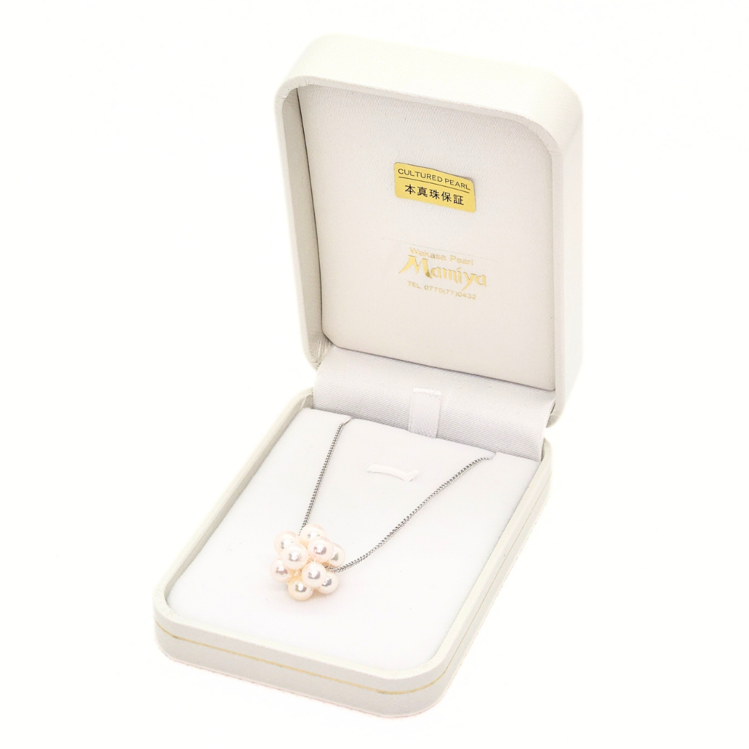 編み込みボールペンダント 乳白色パール / シルバーチェーン