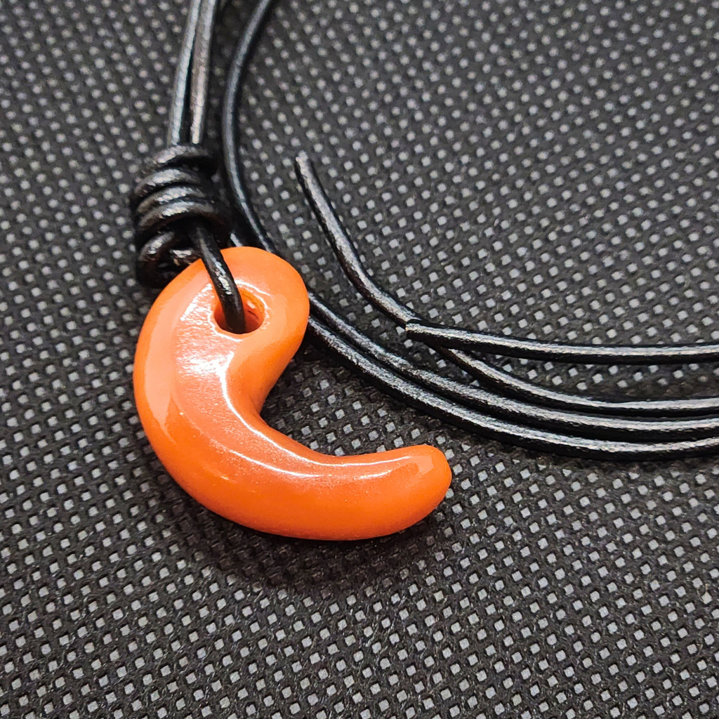 若狭めのう細工】勾玉ペンダント