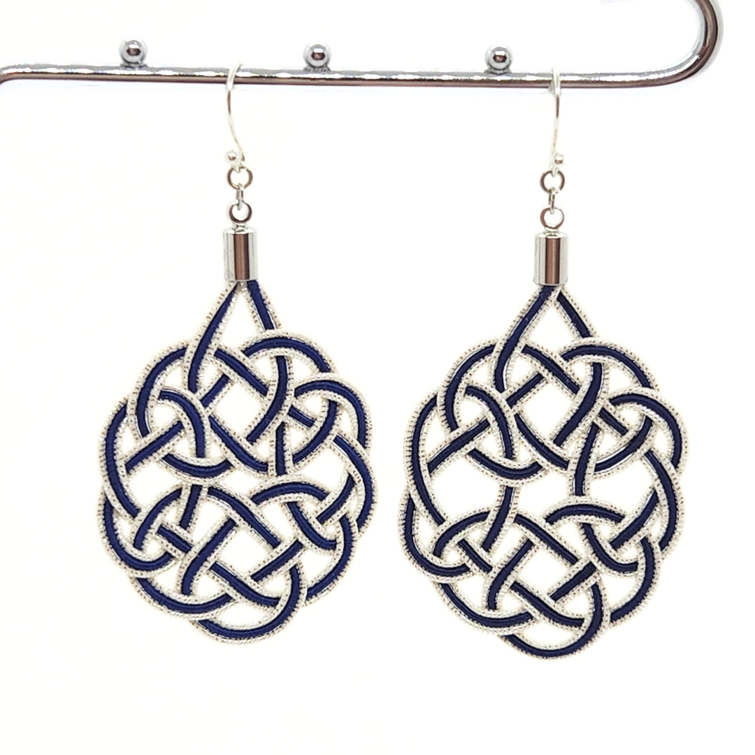 水引袈裟結びピアス シルバー×ネイビー