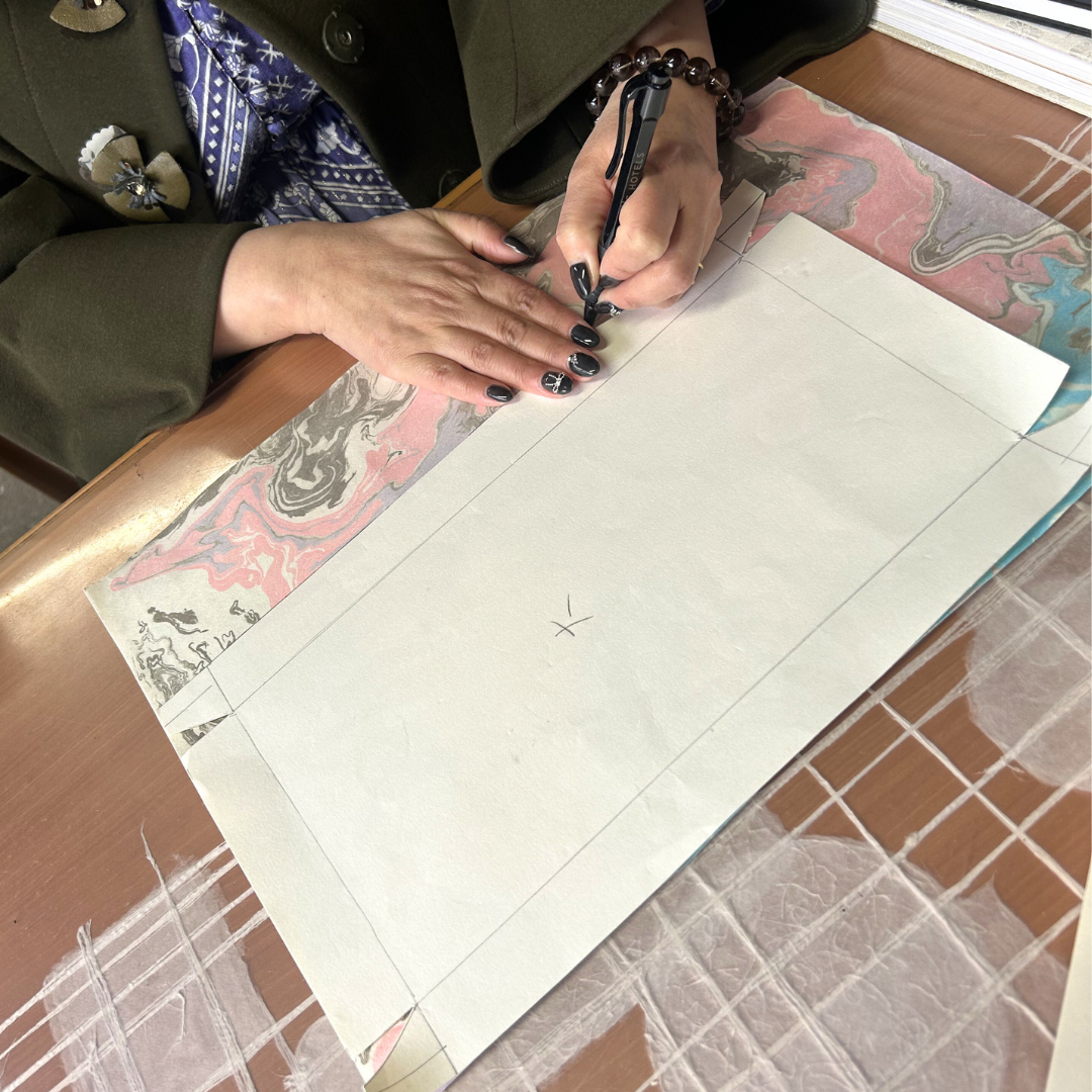 【格別の旅】 -越前和紙 墨流しパネルづくり-