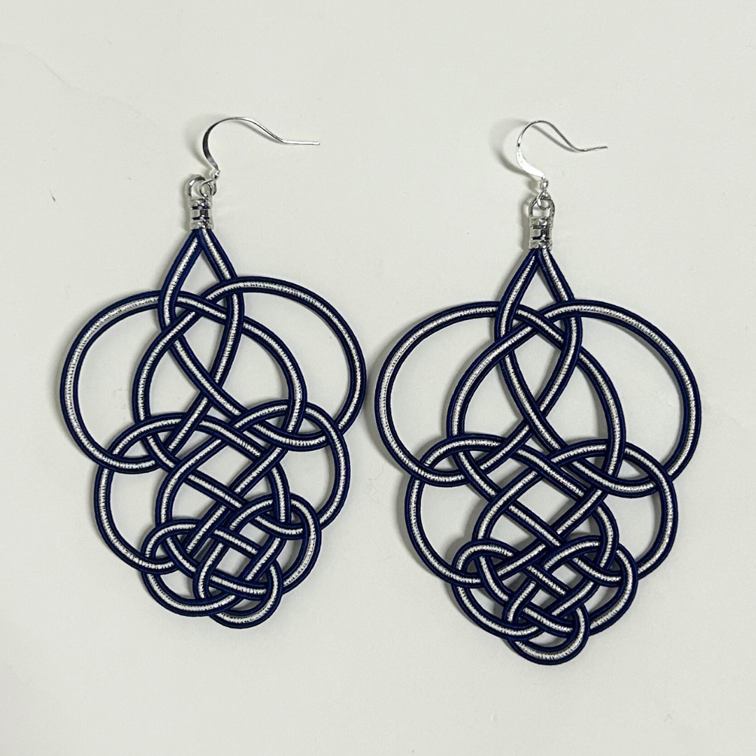 水引葡萄結び 大ぶりピアス ネイビー×シルバー