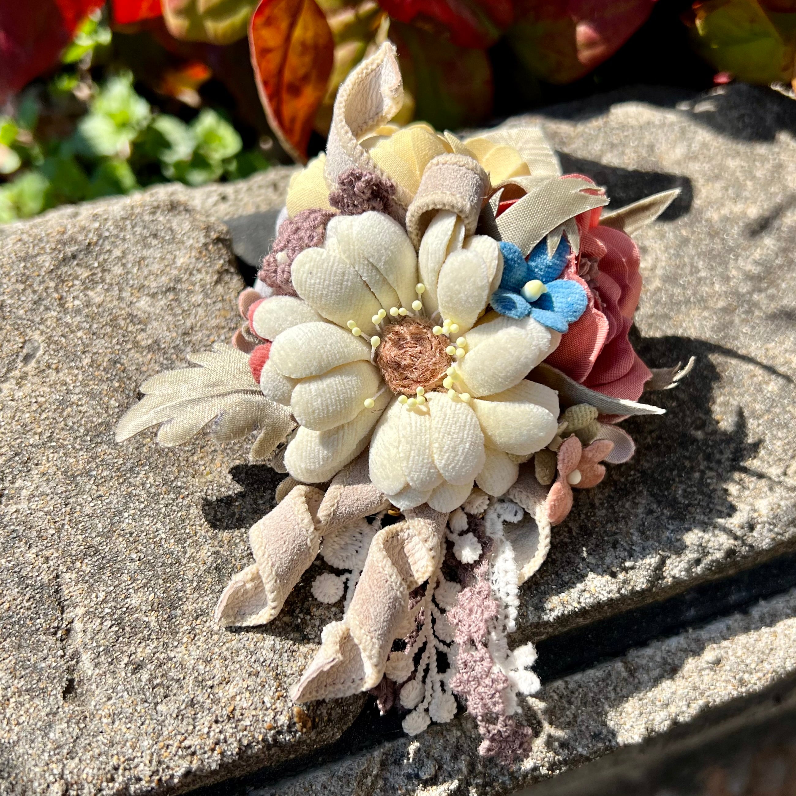 草木染め布花マーガレットブローチ ホワイト