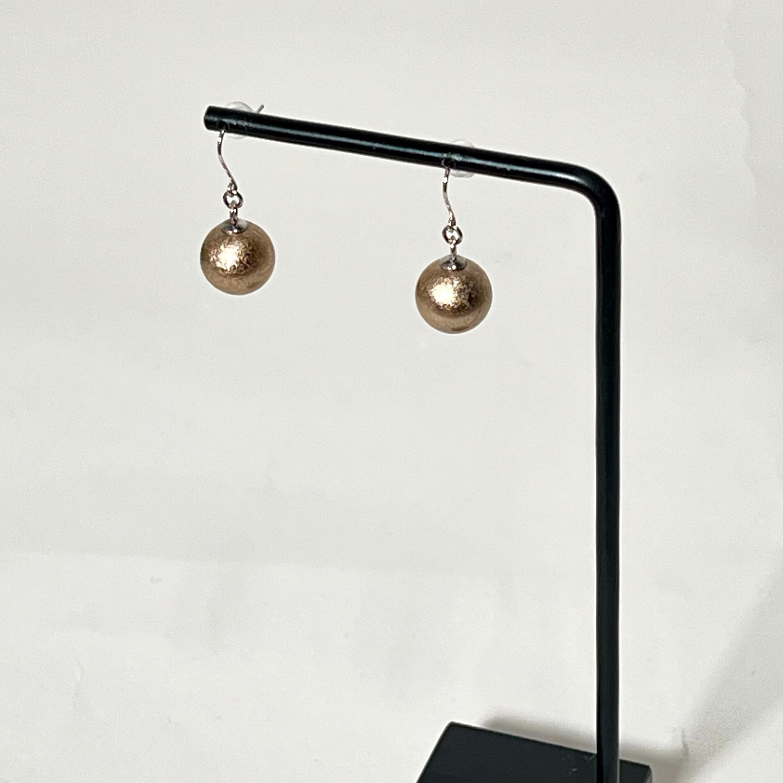 箔珠ピアス 久遠色