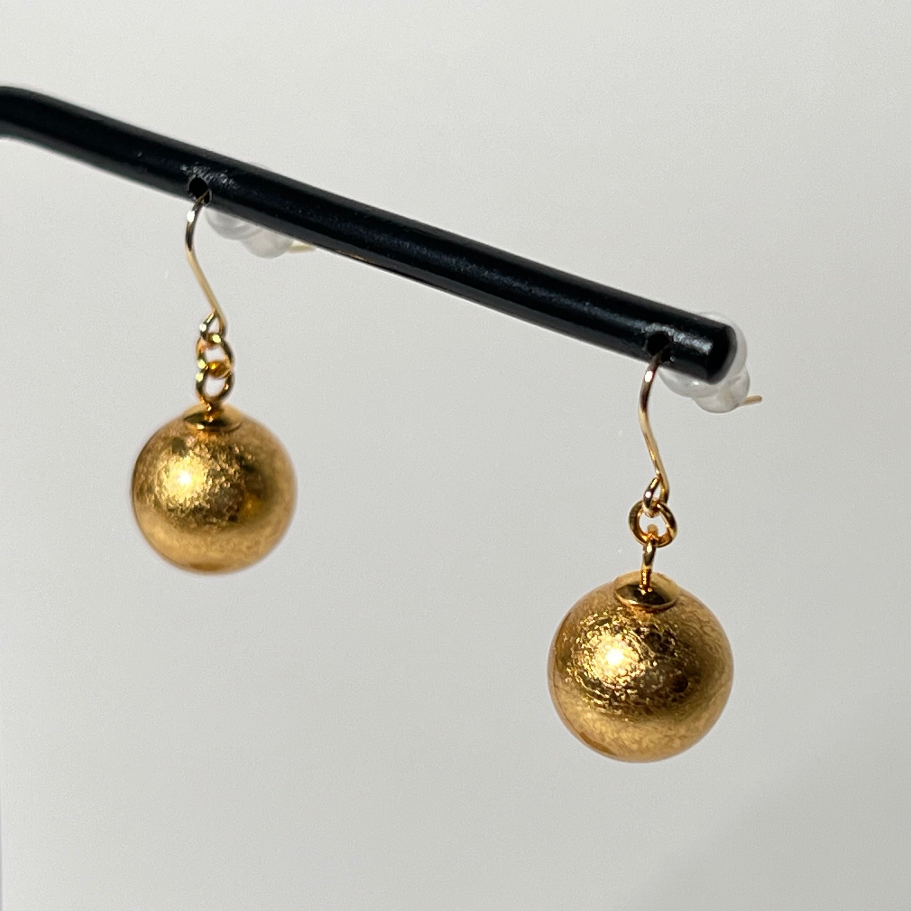 箔珠ピアス 永遠色