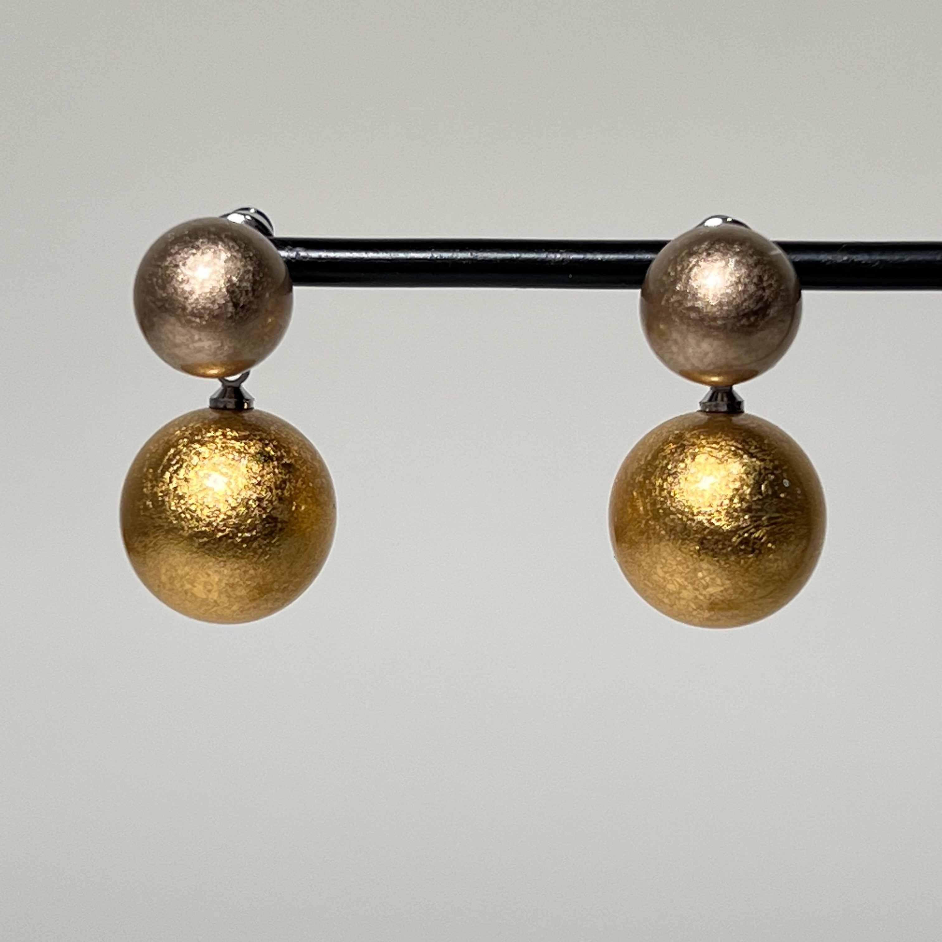 箔珠 2粒ピアス 永遠色&久遠色