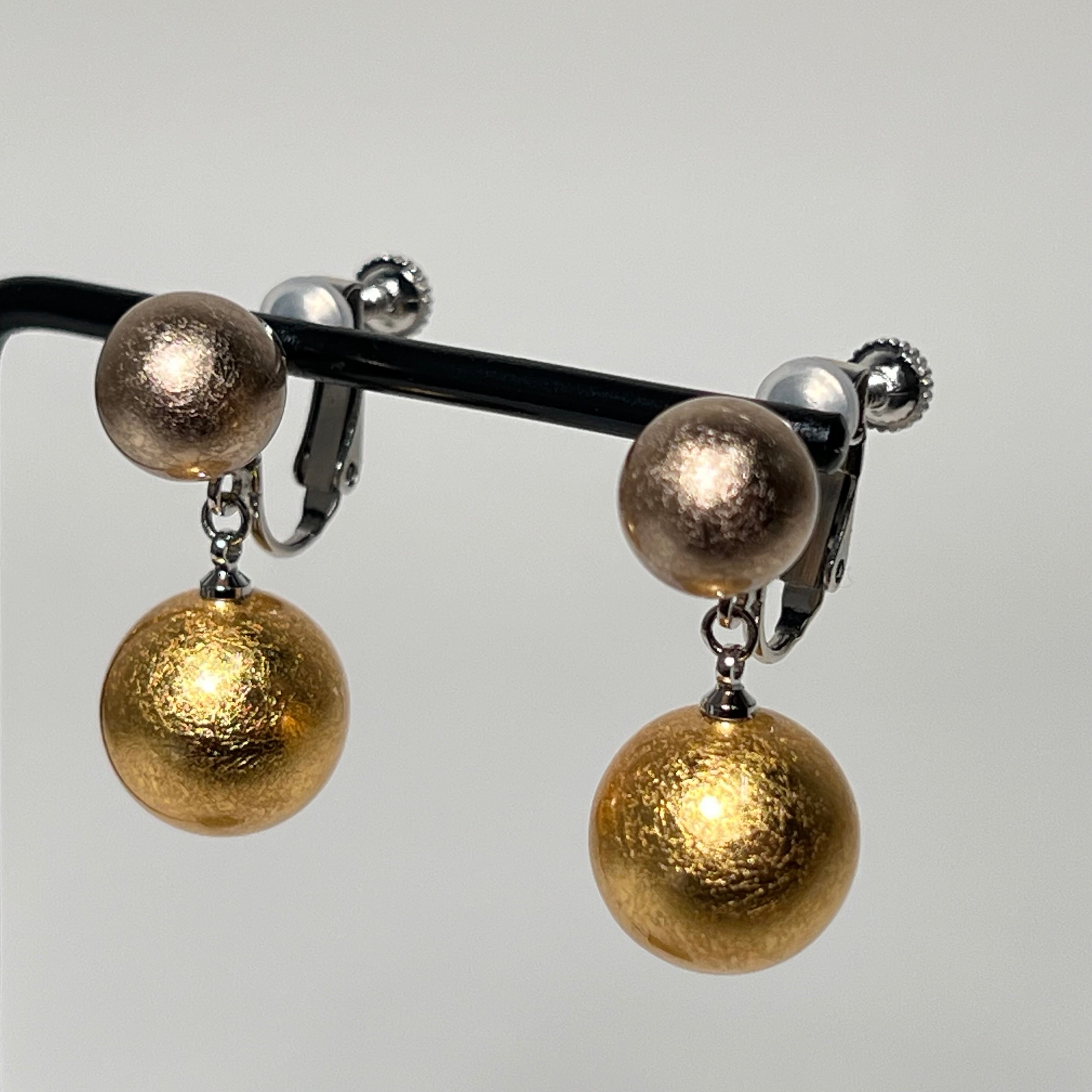 箔珠 2粒イヤリング 永遠色&久遠色