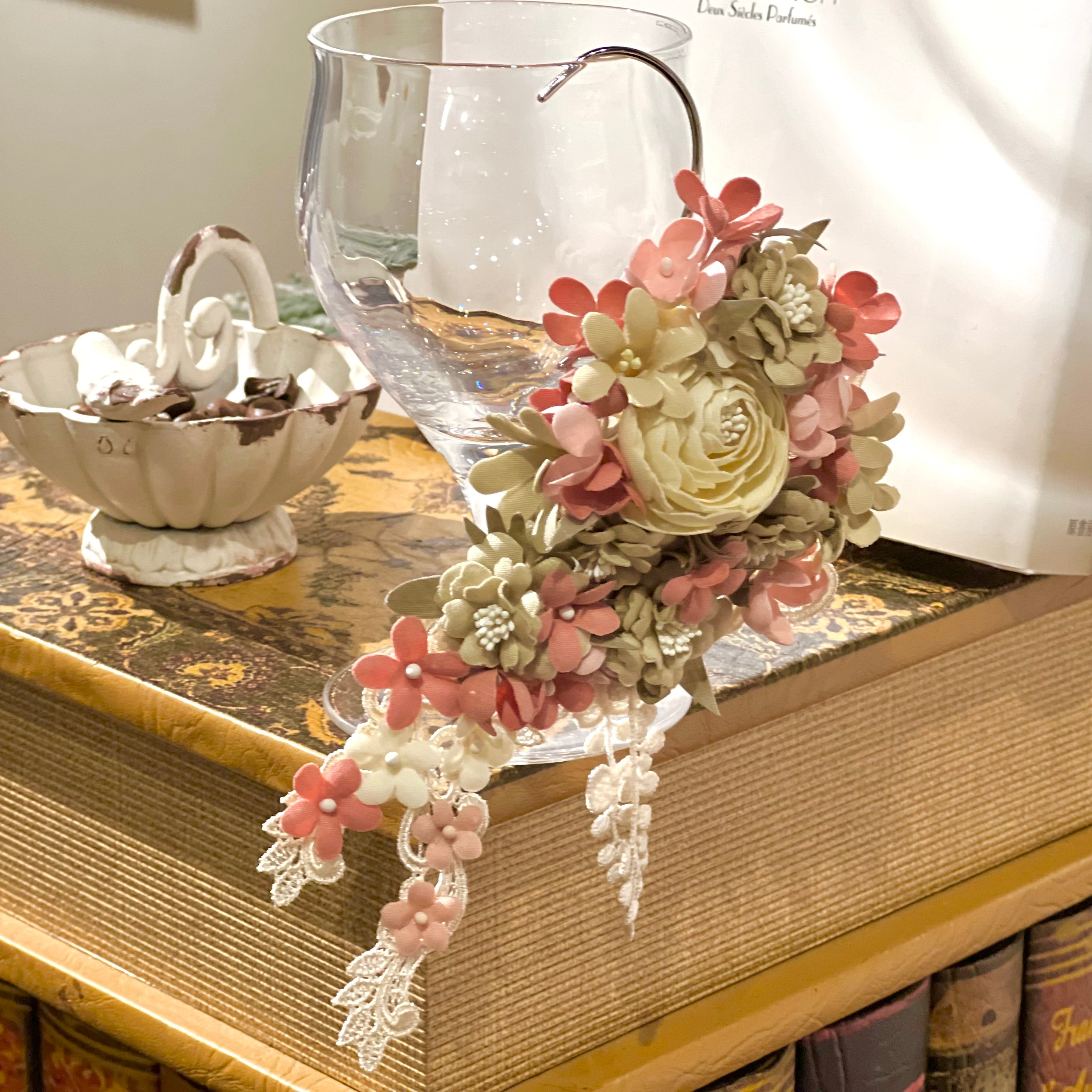 草木染め布花イヤーフック ピンク