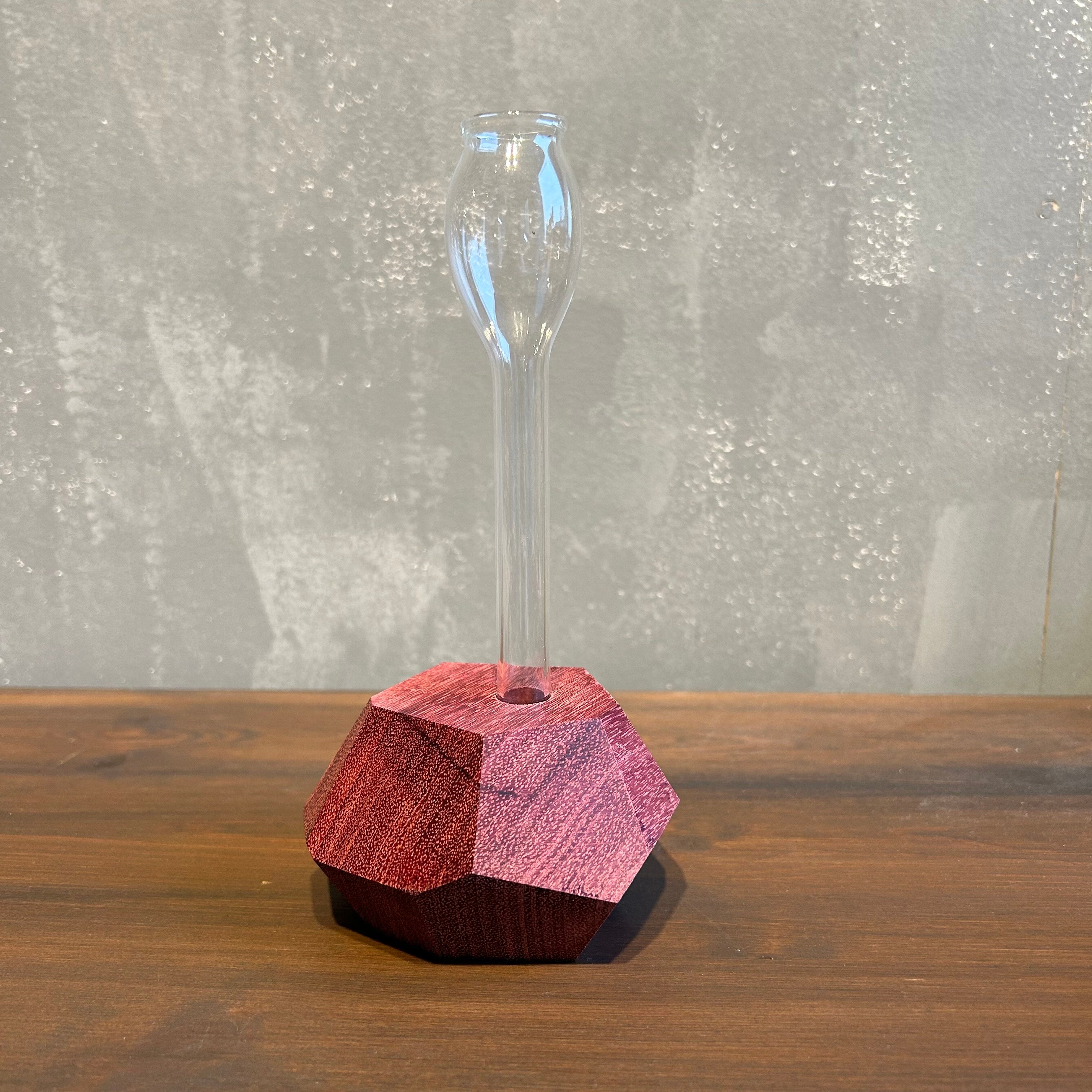 ふしぎな一輪挿し