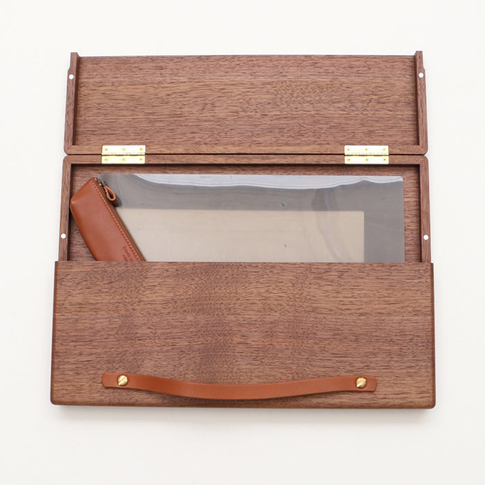 クラッチバッグ