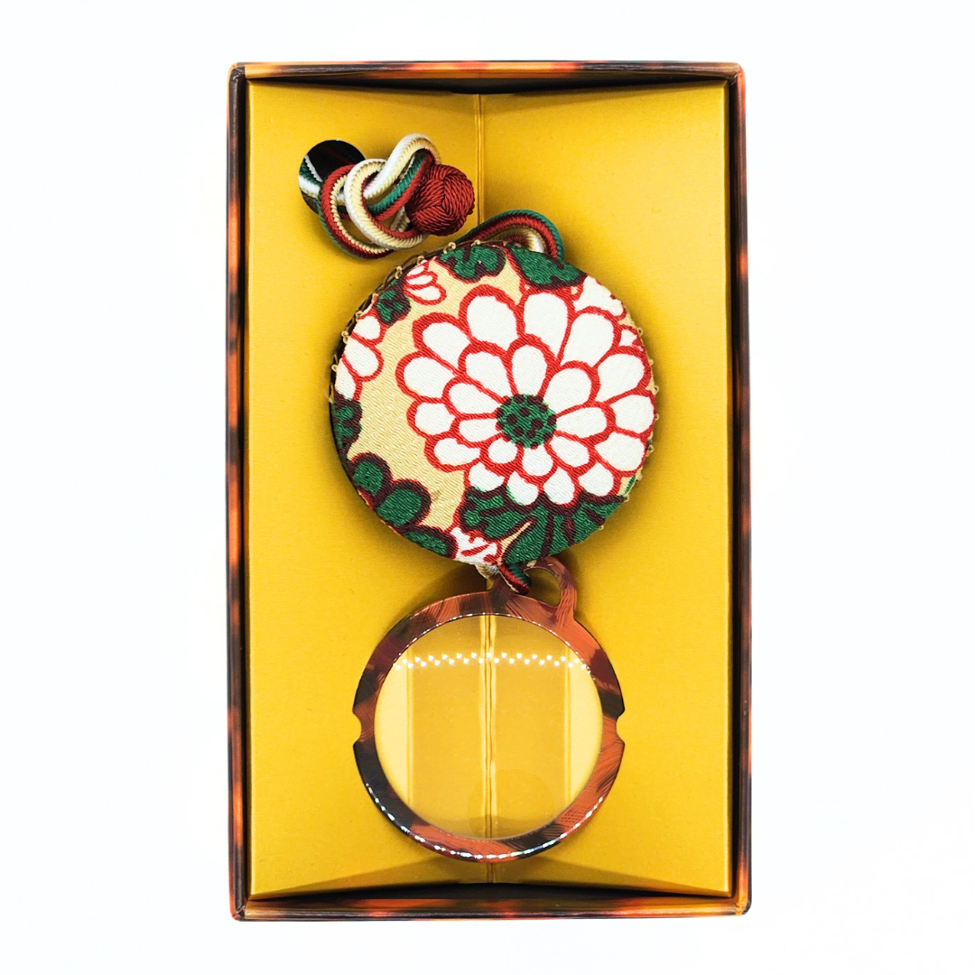 おでかけルーペ　菊×生成り