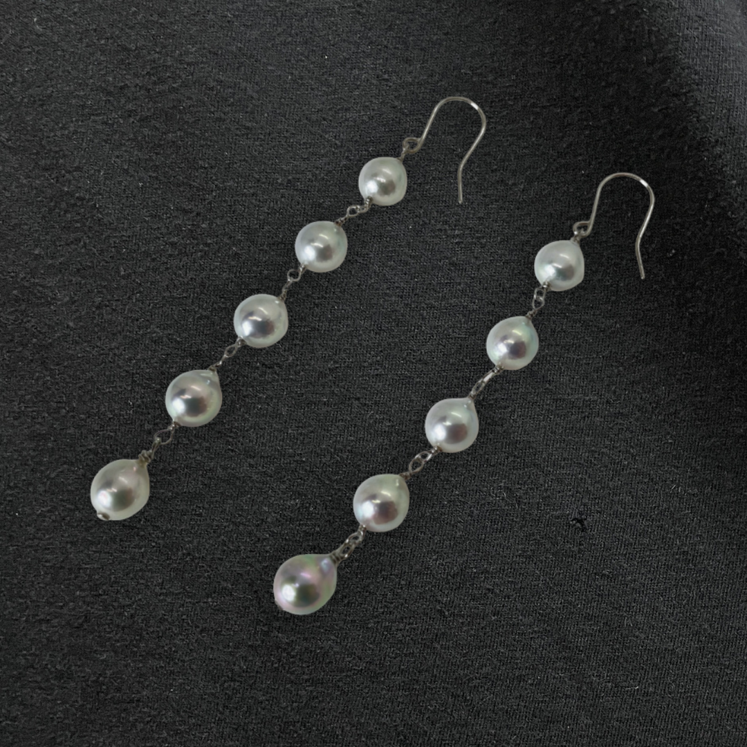 5粒のナチュラルブルーパール　ピアス