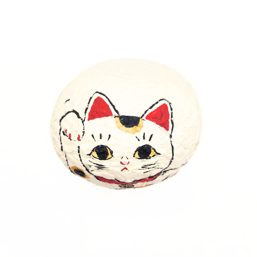 【越前和紙】手漉き和紙おきあがりこぼし　右手をあげたまねきねこ