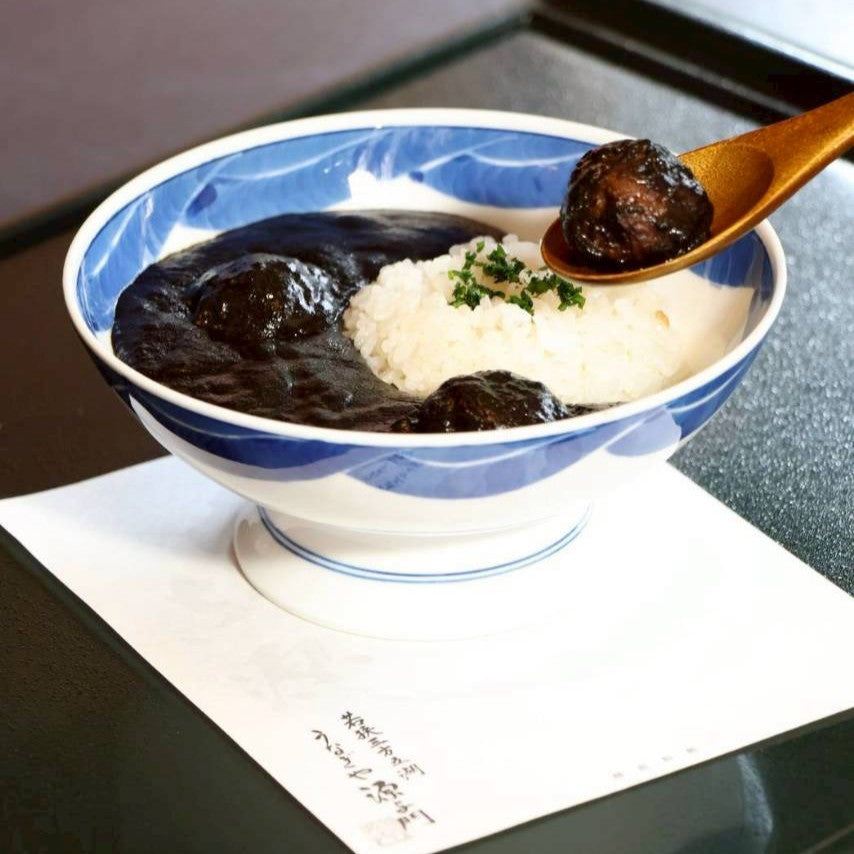 うなぎや源与門の黒カレー