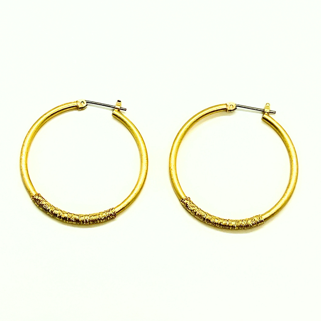 ラインフープピアス（永遠色）