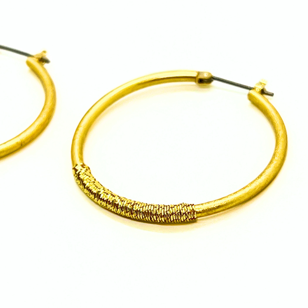 ラインフープピアス（永遠色）