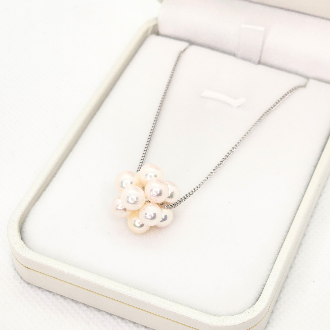 編み込みボールペンダント 乳白色パール / シルバーチェーン