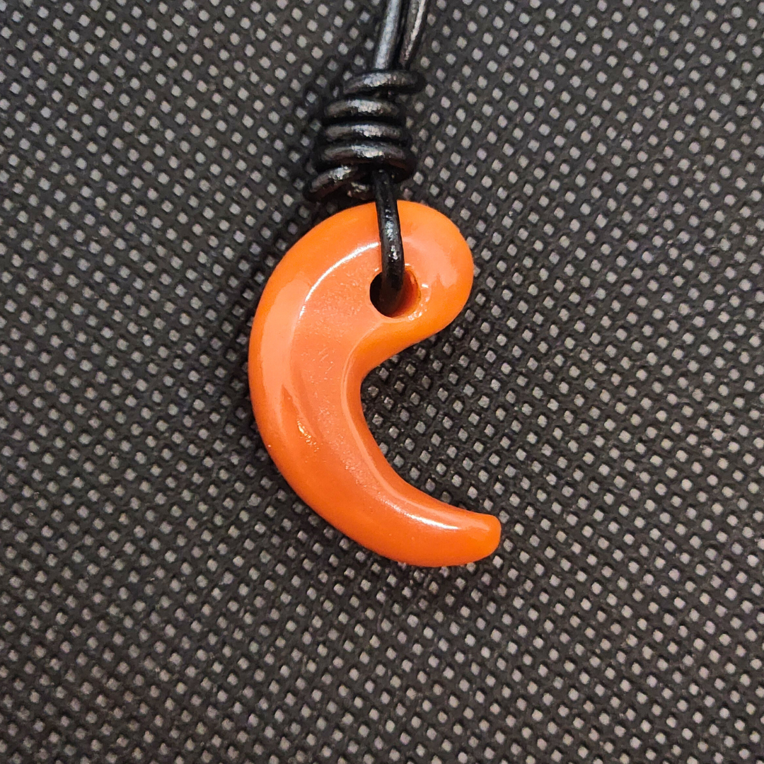 【若狭めのう細工】勾玉ペンダント