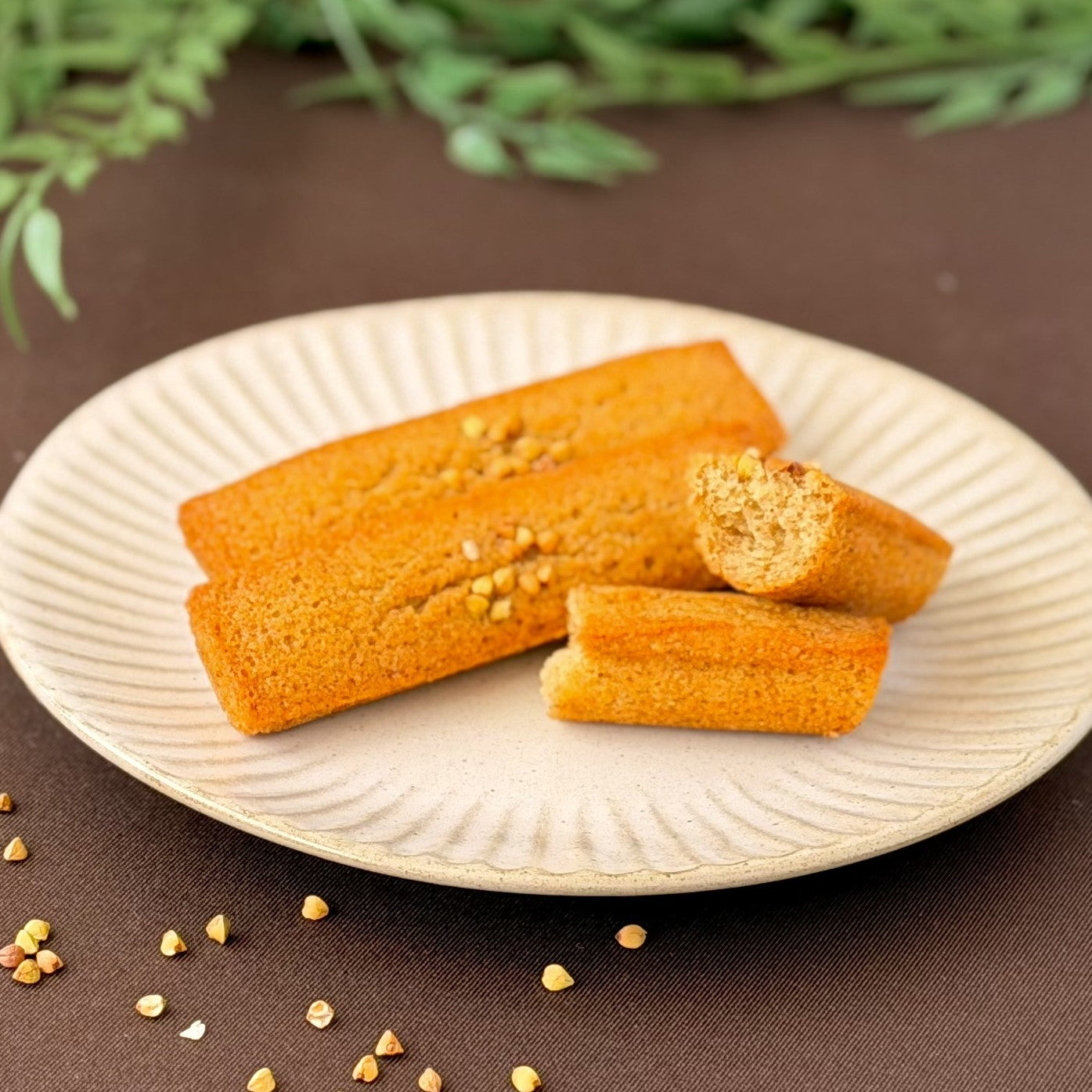 そば粉と焦がしバターのフィナンシェ