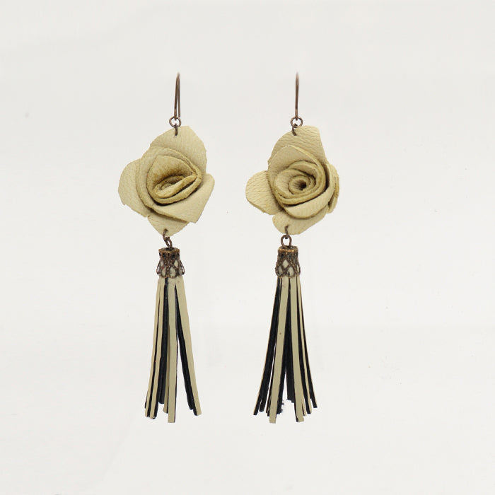 【エーデパコラボ】薔薇タッセル＜ピアス＞