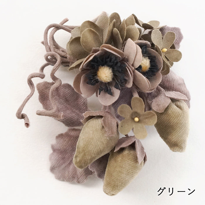 【期間限定SALE】草木染め　布花いちごコサージュ