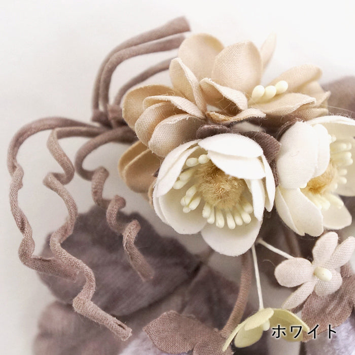 【期間限定SALE】草木染め　布花いちごコサージュ